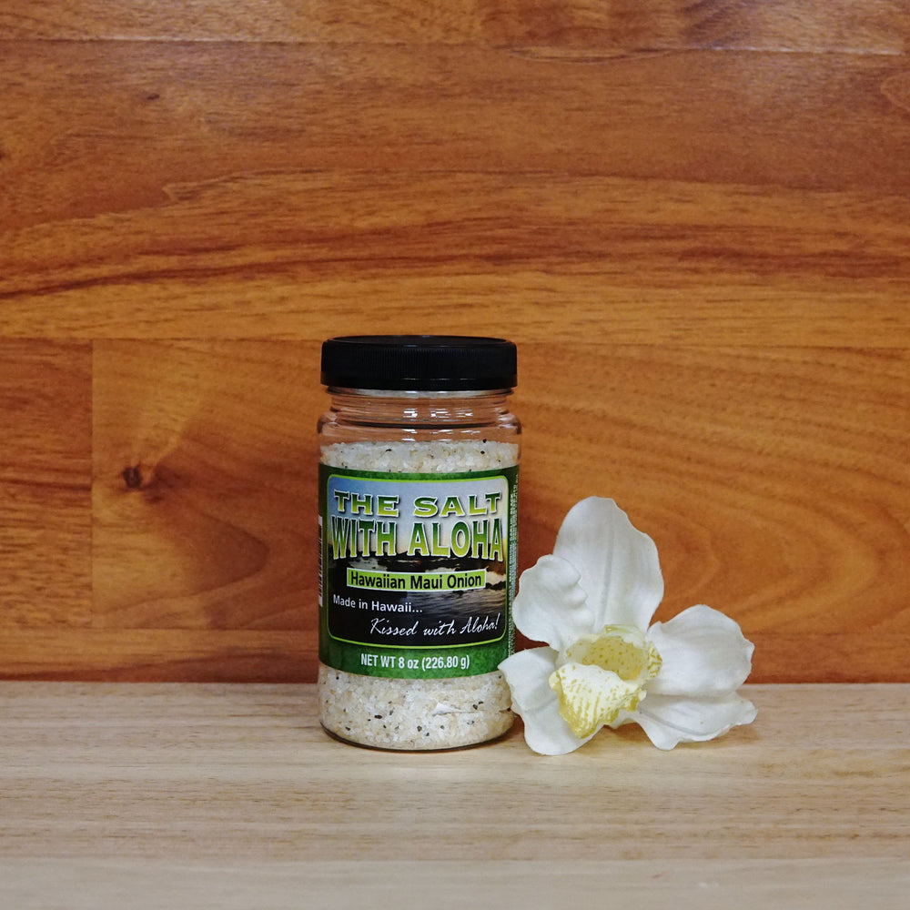 Maui Onion flavor of "Salt with Aloha" on a wooden background.